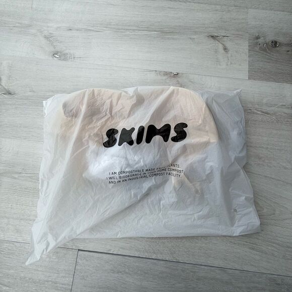 Skims wireless Form Super push up bra size 38C color Sand NWT in packaging - Picture 6 of 7